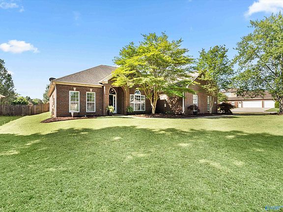3rd image of 7201 Oldstone Dr SE