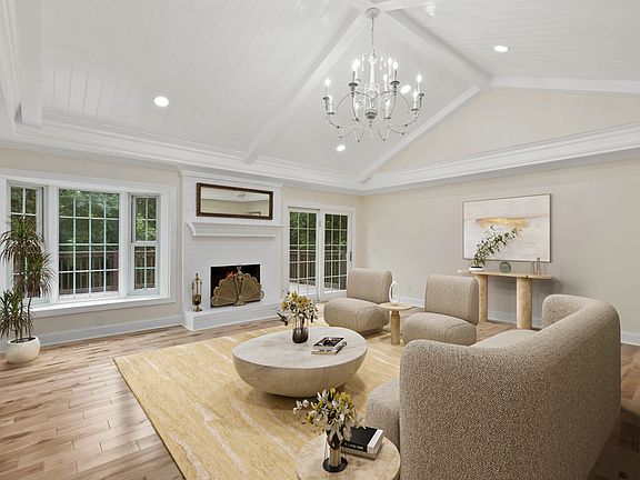2nd image of 1104 Lochland Dr