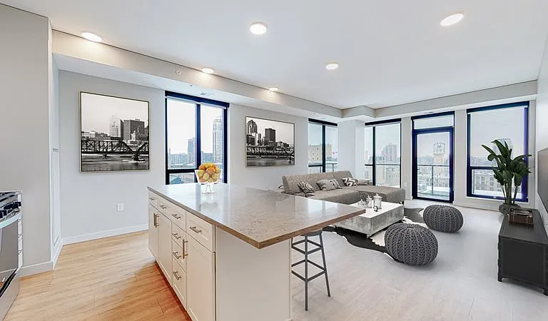 240 Park Avenue — Photo 24