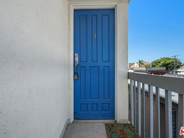 19 Sunset Ave #3 — Photo 4