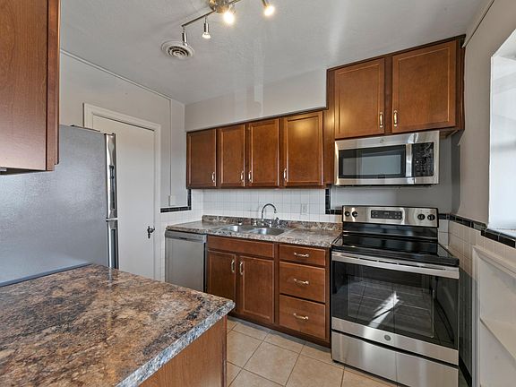 3rd image of 6014 S Kingshighway Blvd APT C3