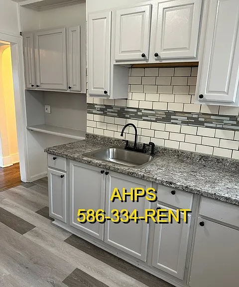 24320 Flower Ave — Photo 3