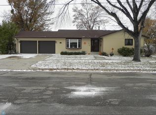 319 3rd St N, Wahpeton, ND 58075