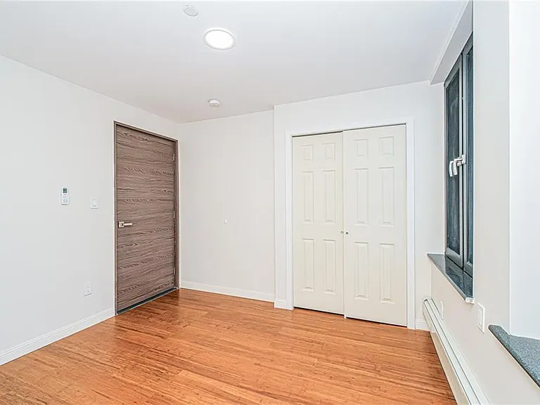 Banner Ave — Photo 3