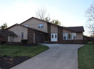 18016 N Inlet Dr, Strongsville, OH 44136