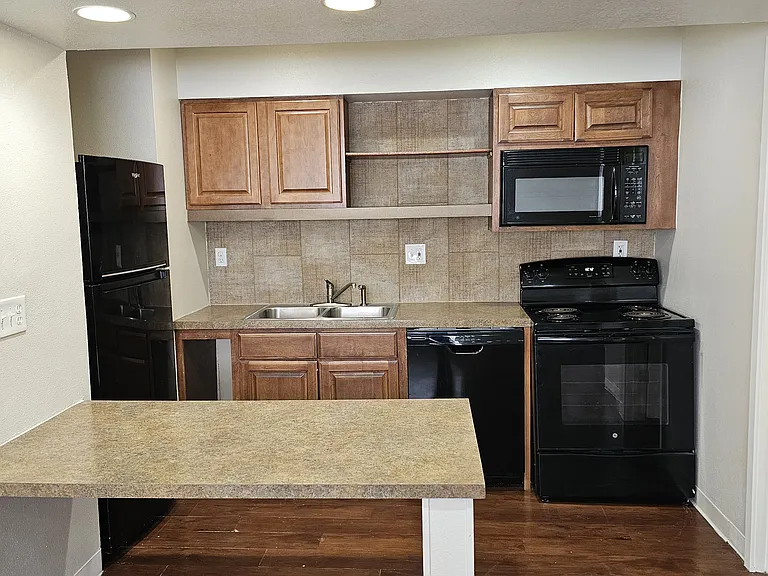 Main Street Residences — Photo 20