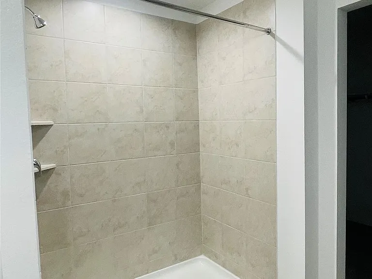 5146 Bay Meadows Ln — Photo 10