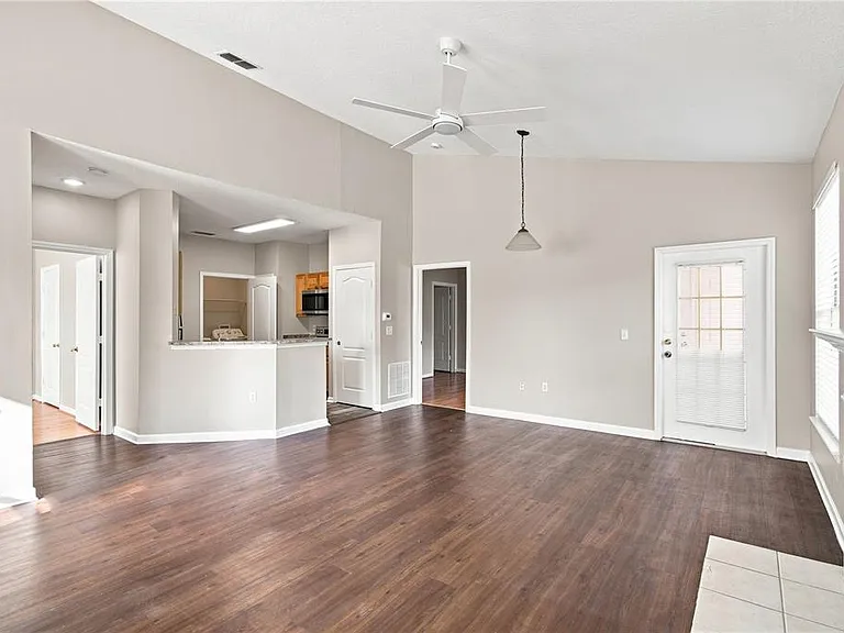 10467 Villa View Cir #10467 — Photo 6