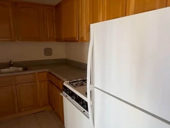 3rd image of 36 Hamilton Ave APT 2C