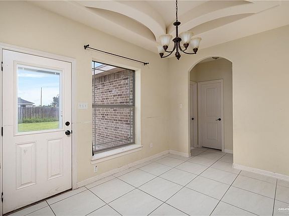 3rd image of 206 Caramel Dr