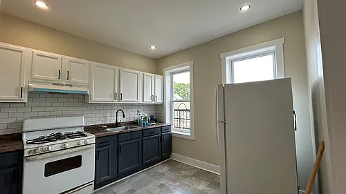 3 Warner Ave Photo 1