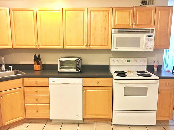 Kitchen - Alternate view