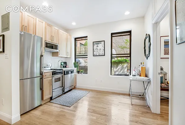 Rented by Compass | media 32