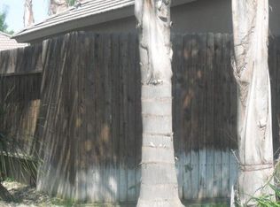 921 Hollytree Ln, Wasco, CA