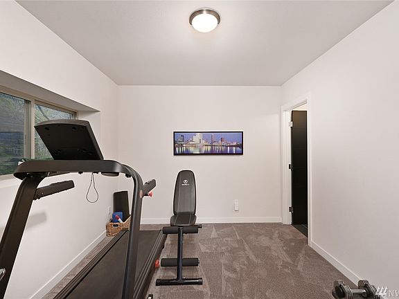 4th image of 6721 Mary Ave NW
