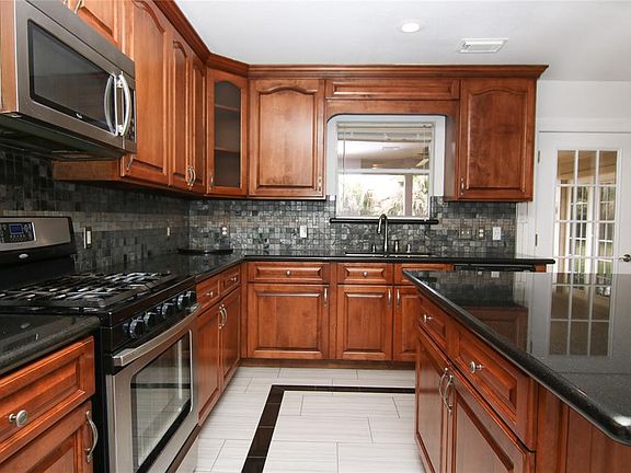 4th image of 4719 Meadowthorn Ct