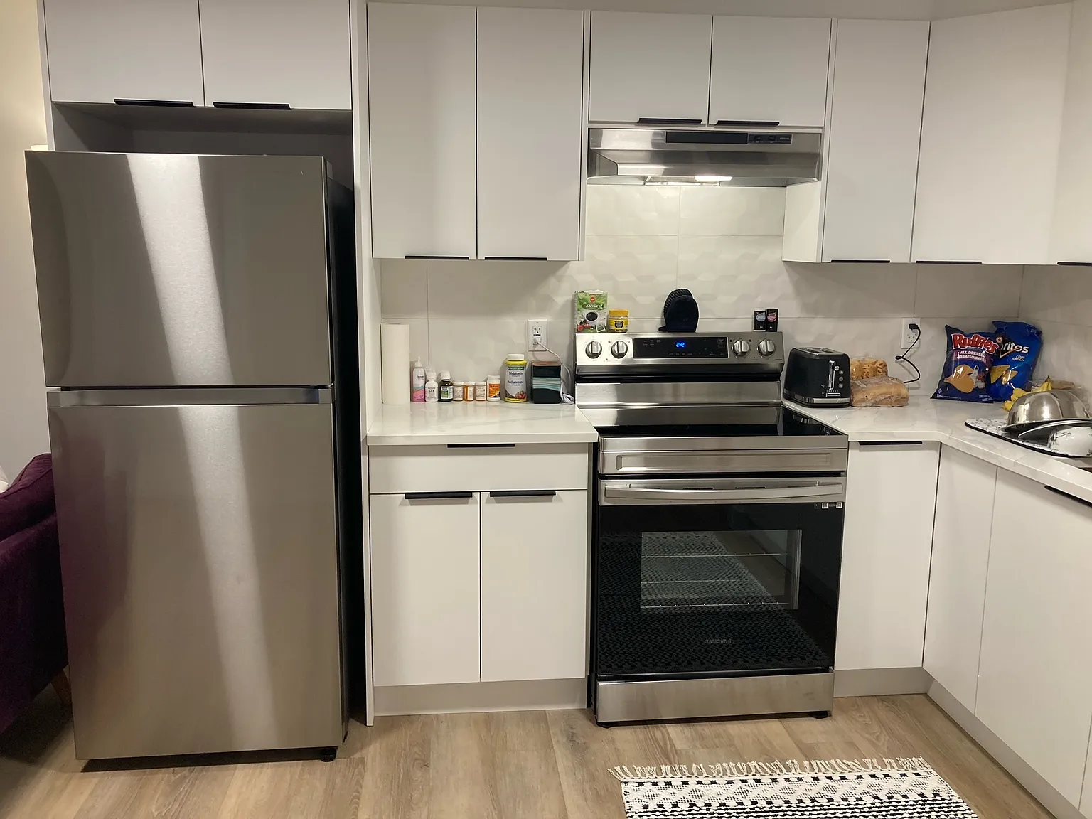 2 Bed 1 Bath Suite Keswick For Rent — Photo 1