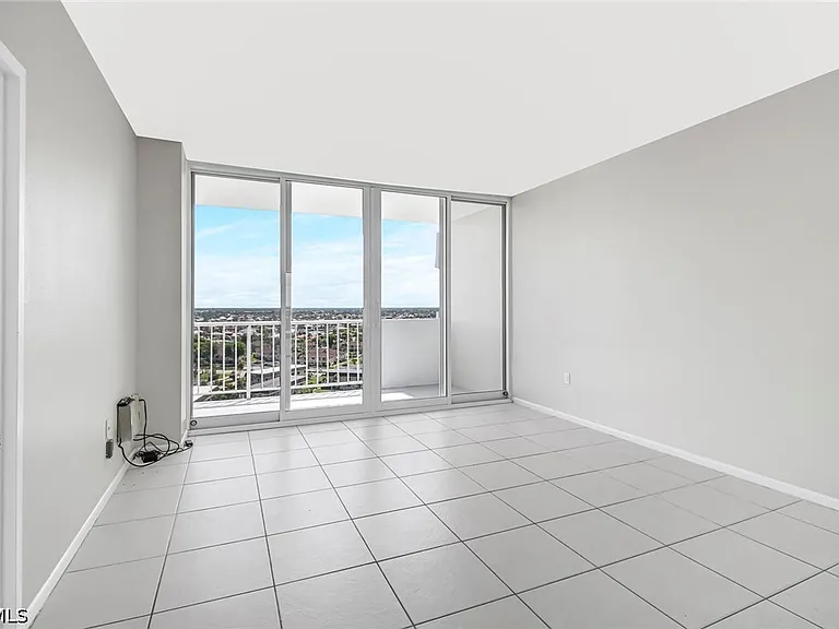 140 Seaview Ct #1504 — Photo 6
