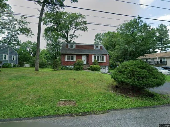 21 Fredric St, Nanuet, NY 10954