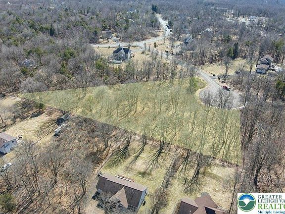 5th image of 43 Sumner Ct