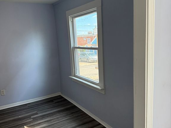 3rd image of 14 Florence St Floor 1
