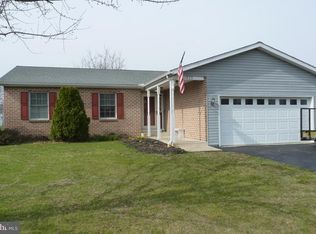 1923 Wood Duck Dr W, Chambersburg, PA 17202