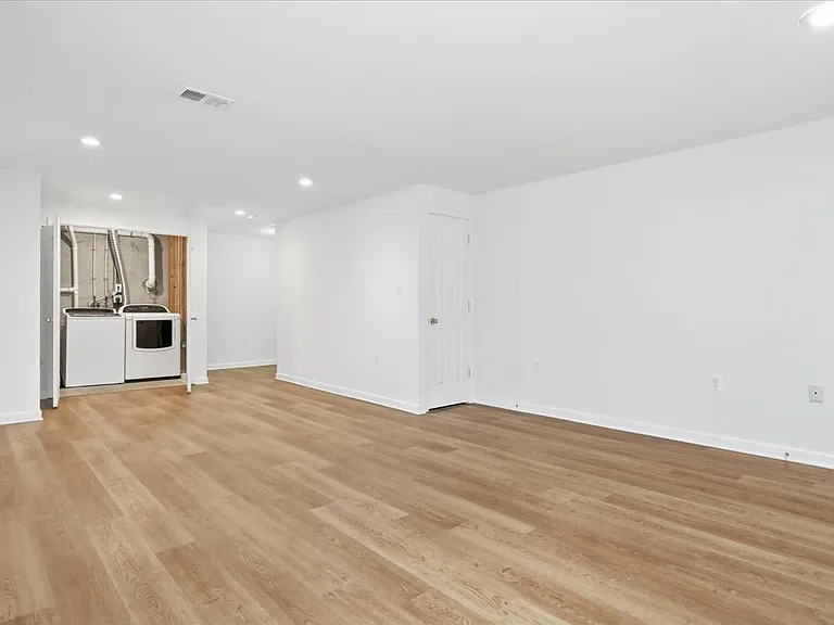 32 Mabel Ln — Photo 31