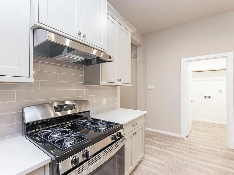 4022 Maple Glen Dr — Photo 13