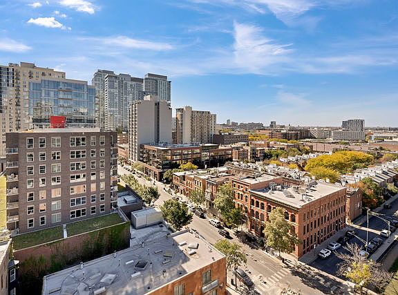 2nd image of 1309 N Wells St APT 1202