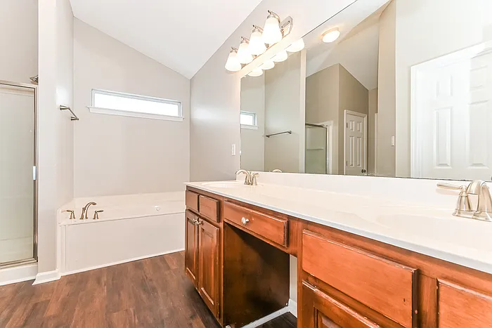 5682 Hunters Chase Dr — Photo 13