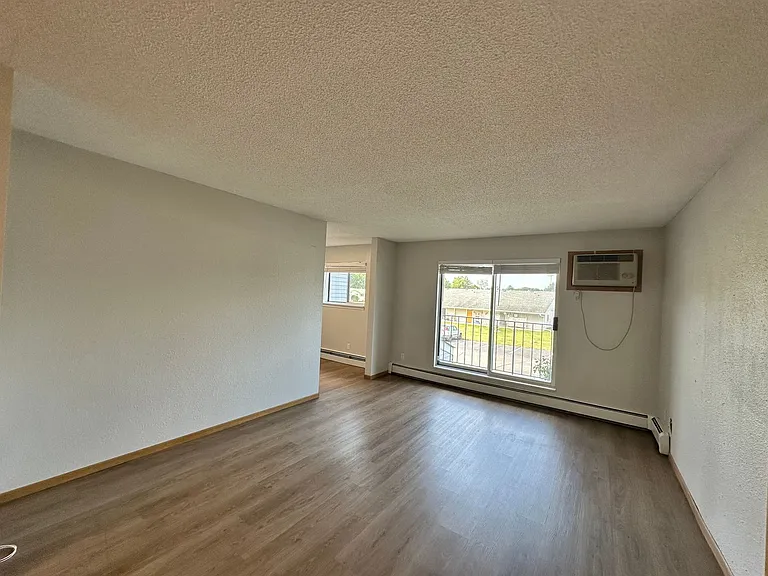 Ashwood Birchwood Apartments — Photo 36