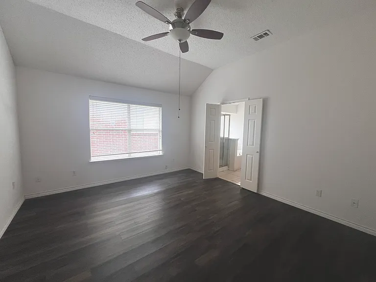 2277 Heatherdale Dr — Photo 5