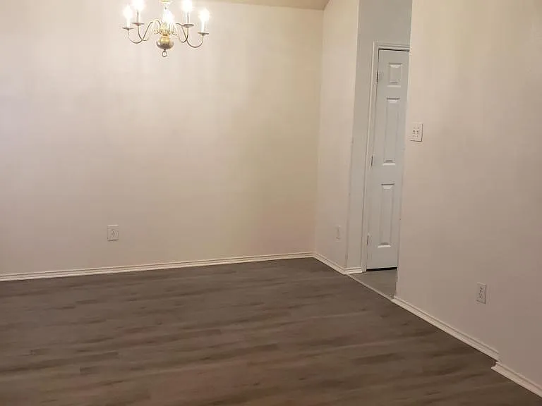 924 Hillrise Dr — Photo 6