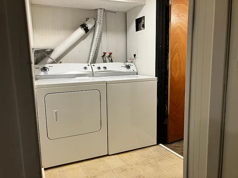 615 W 3rd St #C — Photo 12