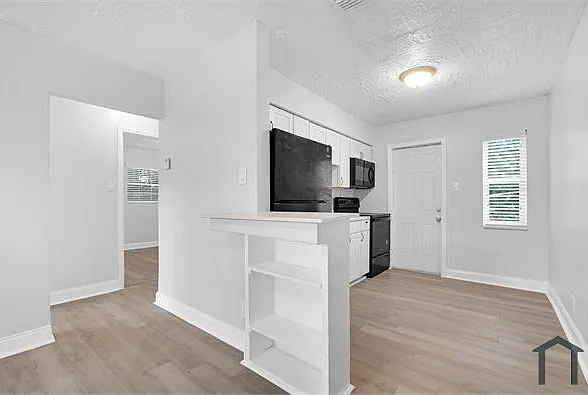 746 SW 4th St #2 — Photo 3