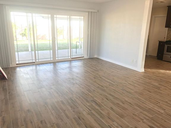 4th image of 10204 Miranda Ave