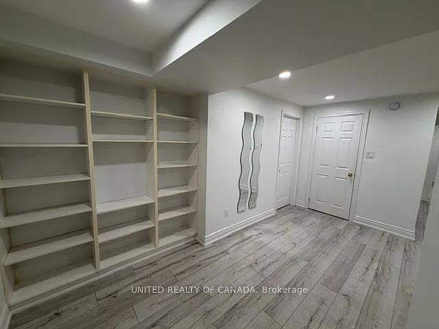 8 Hearthstone Cres #BASEMENT — Photo 4
