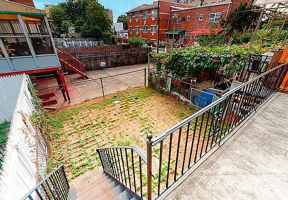 3rd image of 11014 Saultell Ave
