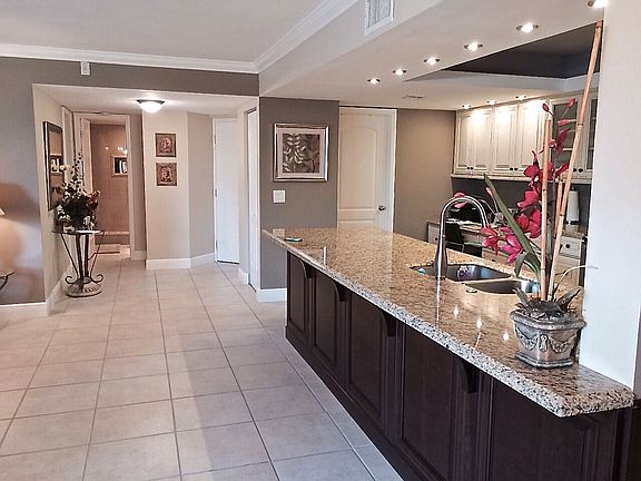 3rd image of 500 Egret Cir APT 8210