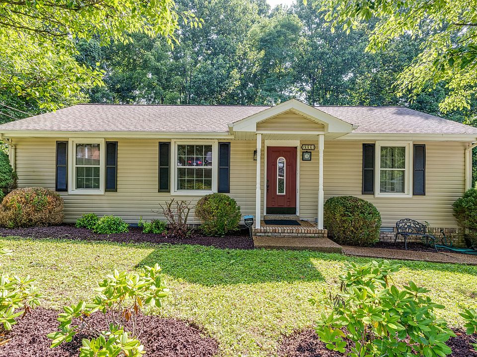 1st image of 111 Sunnyhill Trl
