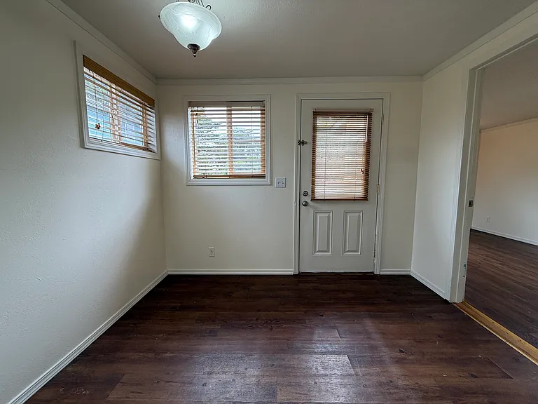 1075 Pacific Ave — Photo 15