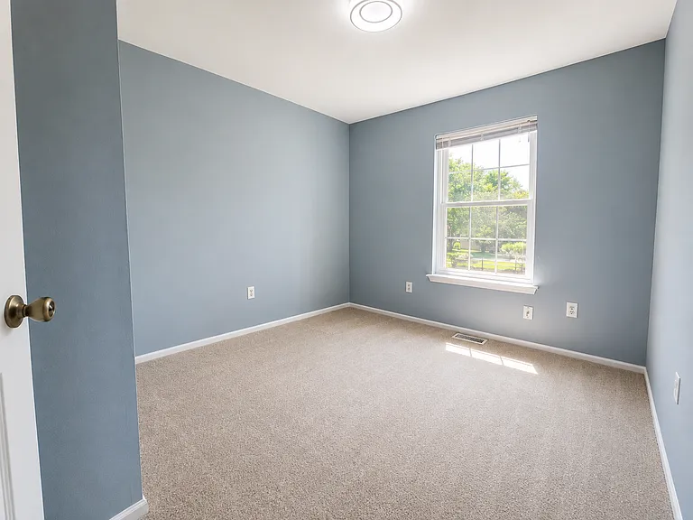 95 Auckland Dr — Photo 13