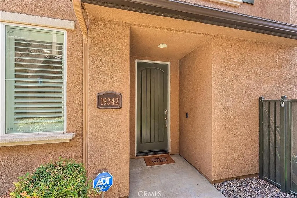 3 bed, 1710 sqft, $3,500 — Photo 3