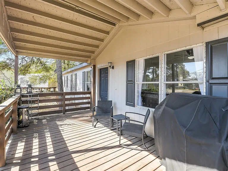21507 Juliann Alyes — Photo 7