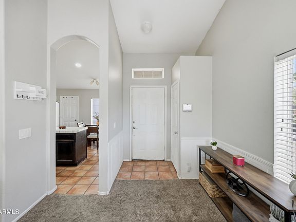 5th image of 256 S SPRINGS Drive