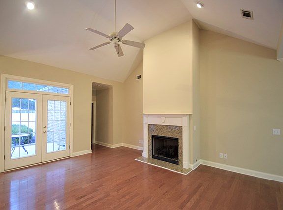 4th image of 134 Lynn Dr