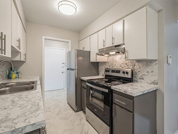 5th image of 1533 Pine Valley Blvd #218R