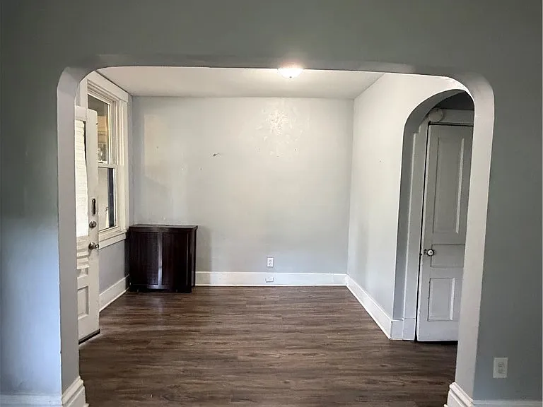 11 Maplewood Ave — Photo 14