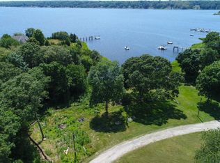 10 Great Neck Rd, Westport, MA 02790