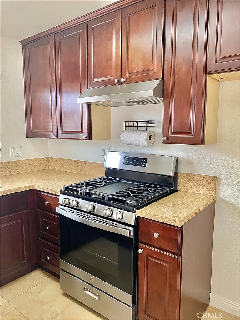 2 bed, 1150 sqft, $2,500 — Photo 3